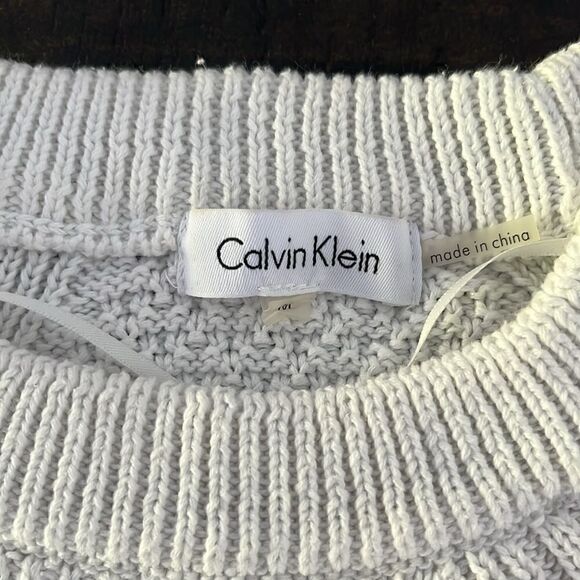 White Calvin Klein Sweater - Picture 2 of 3